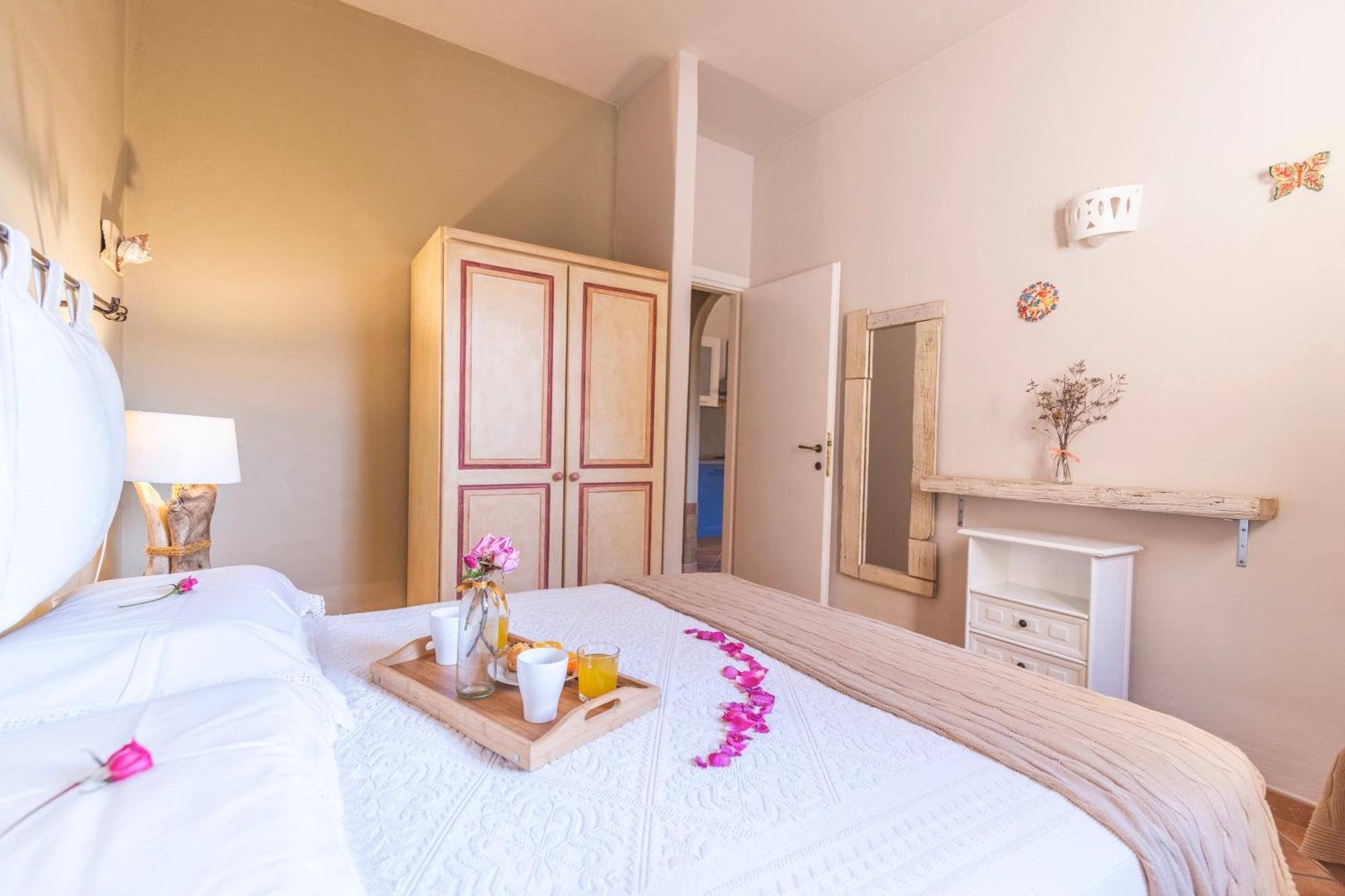 Apartamento La Dimora Di Amaranta Baja Cerdeña Exterior foto
